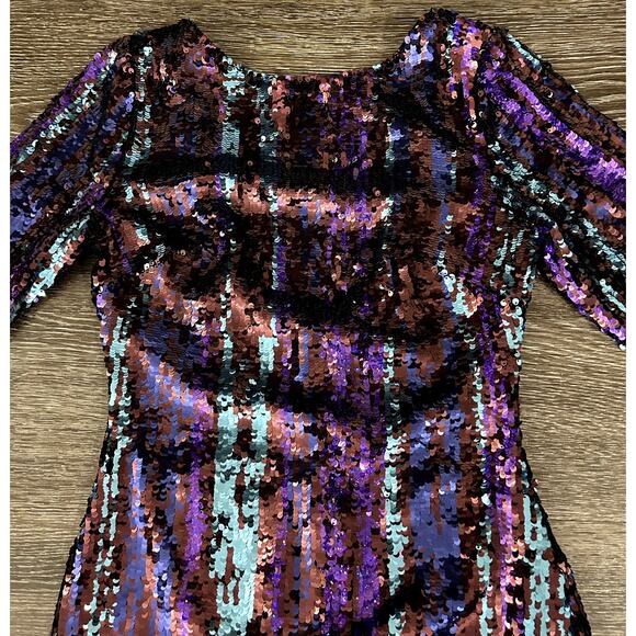 EUC Dress the Population Lola Sequin Mini Dress Sz M Long Sleeve Scoop Back NYE - Picture 3 of 16